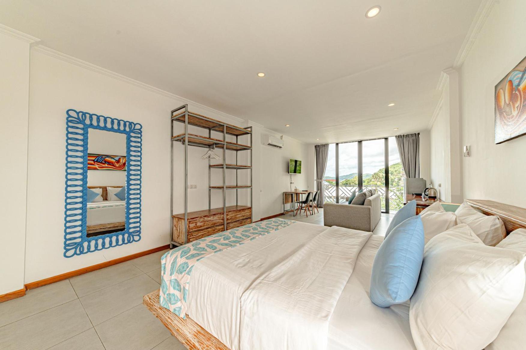Komodo Suites Downtown Managed By Cpm Bali Labuan Bajo Zewnętrze zdjęcie