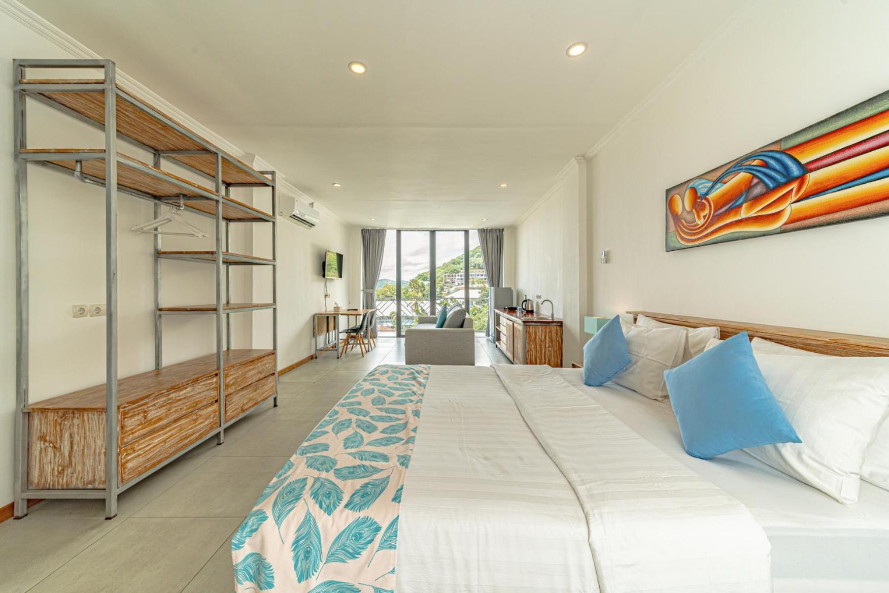 Komodo Suites Downtown Managed By Cpm Bali Labuan Bajo Zewnętrze zdjęcie