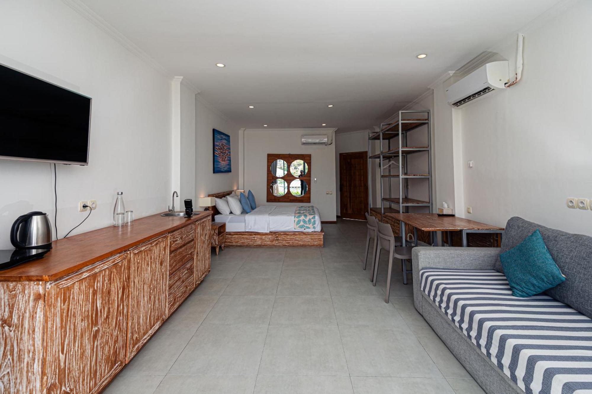 Komodo Suites Downtown Managed By Cpm Bali Labuan Bajo Zewnętrze zdjęcie