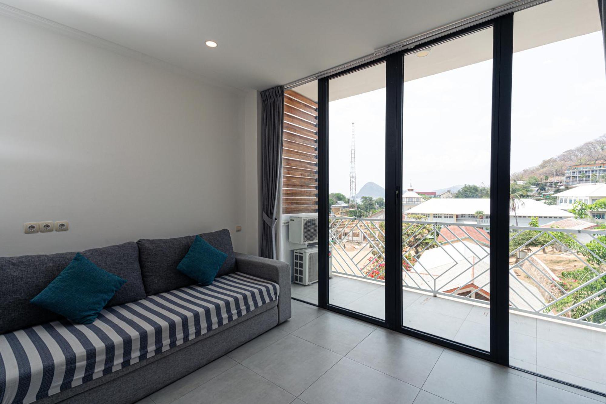 Komodo Suites Downtown Managed By Cpm Bali Labuan Bajo Zewnętrze zdjęcie