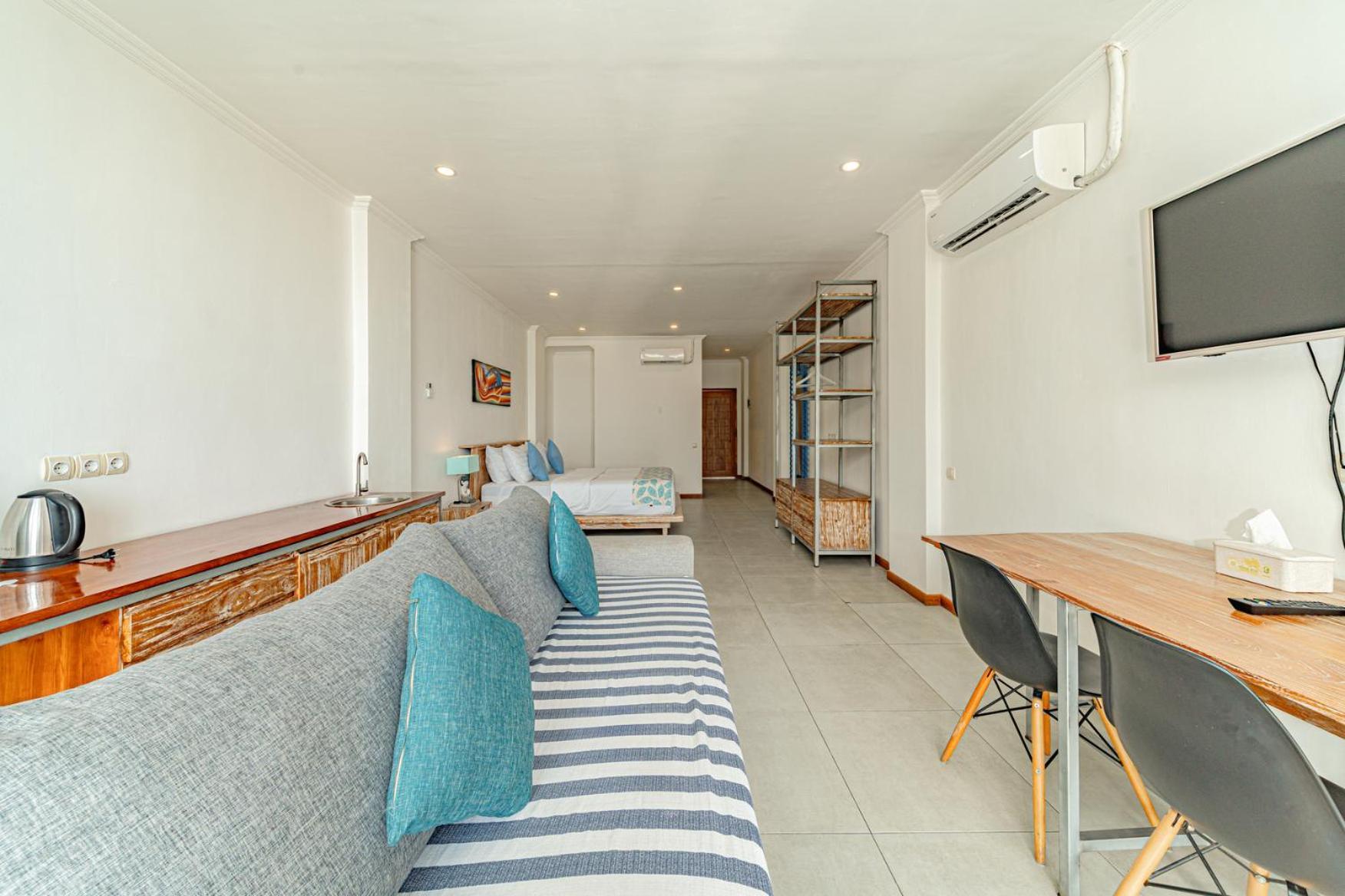 Komodo Suites Downtown Managed By Cpm Bali Labuan Bajo Zewnętrze zdjęcie