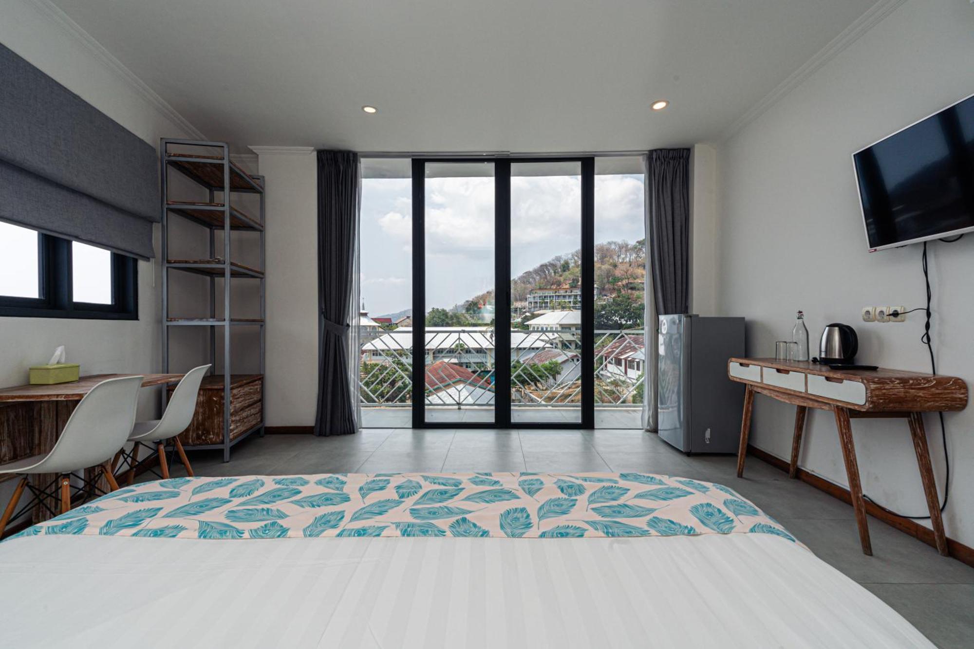 Komodo Suites Downtown Managed By Cpm Bali Labuan Bajo Zewnętrze zdjęcie