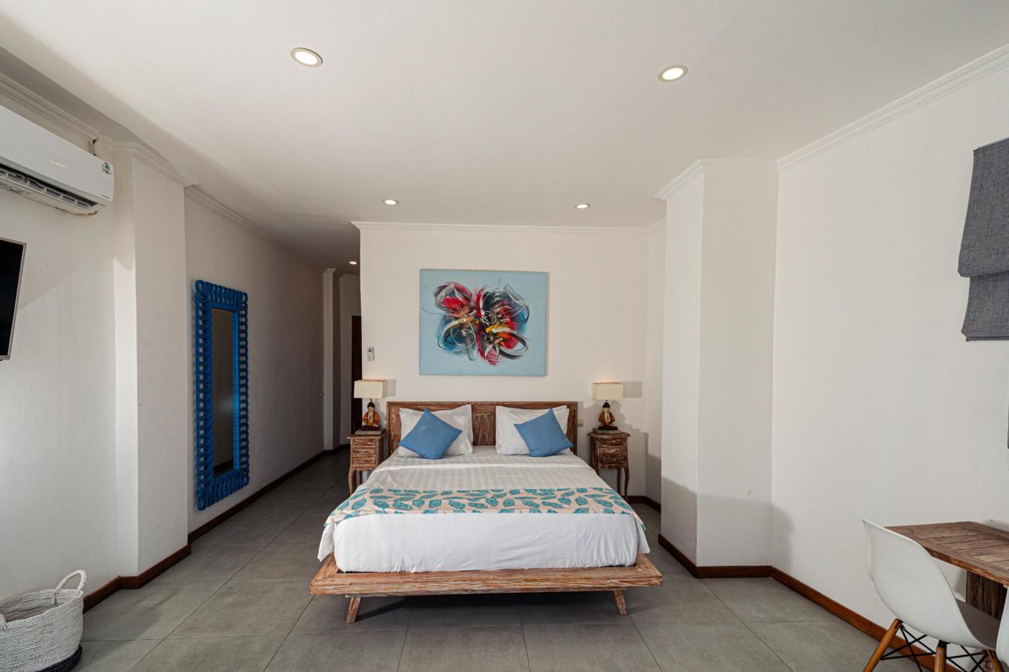 Komodo Suites Downtown Managed By Cpm Bali Labuan Bajo Zewnętrze zdjęcie