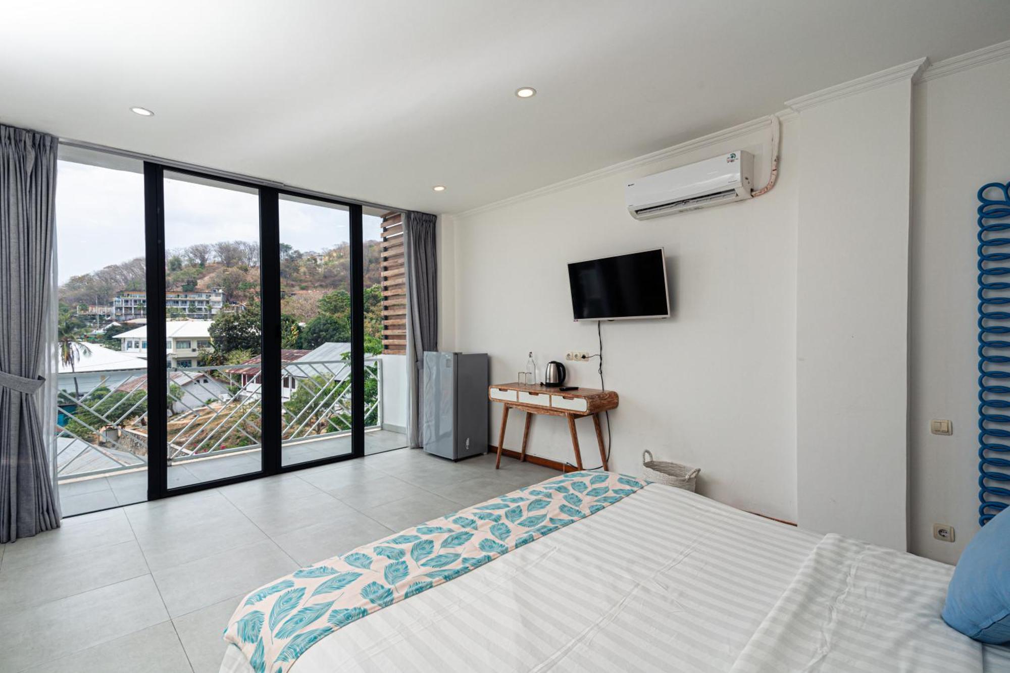 Komodo Suites Downtown Managed By Cpm Bali Labuan Bajo Zewnętrze zdjęcie