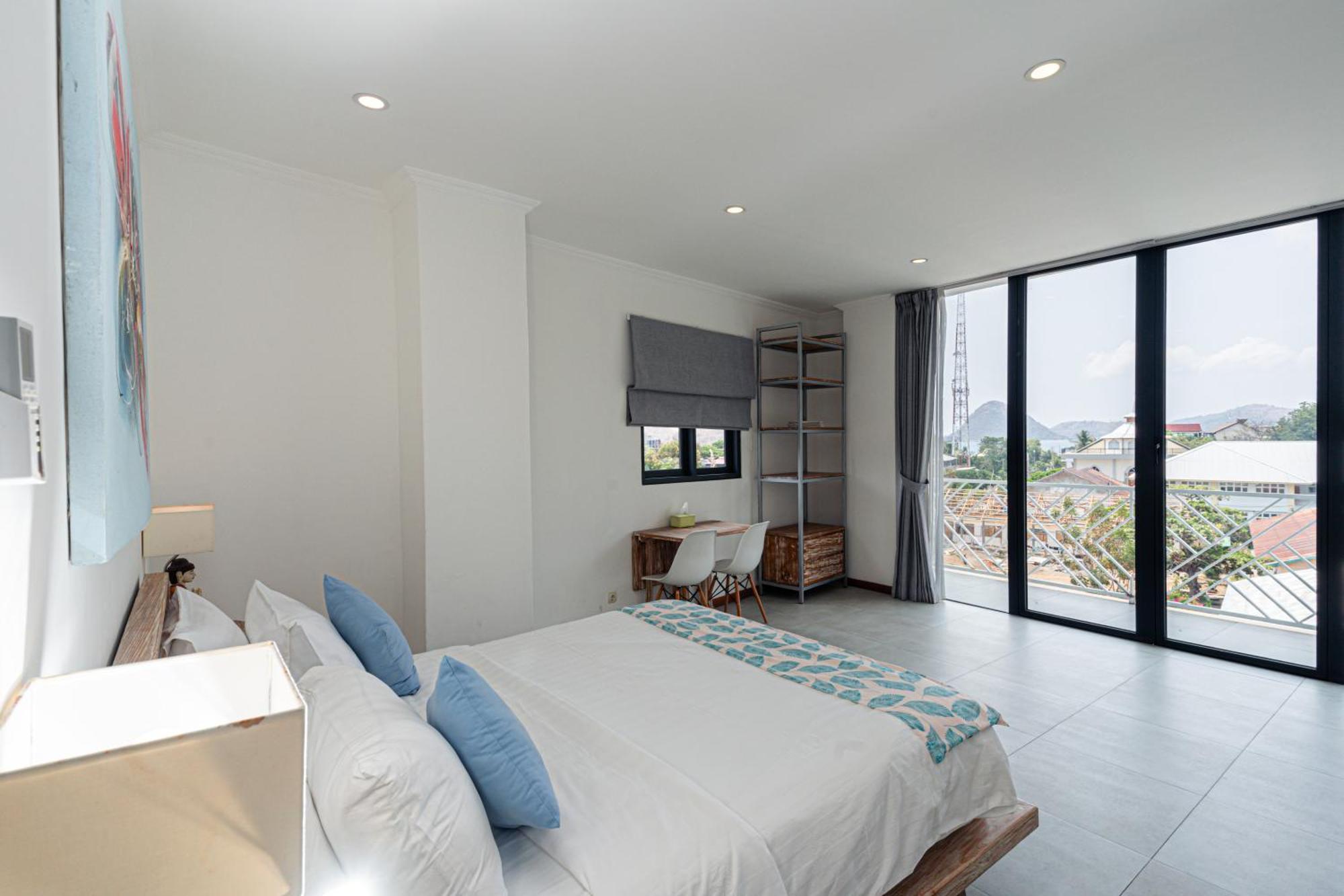 Komodo Suites Downtown Managed By Cpm Bali Labuan Bajo Zewnętrze zdjęcie