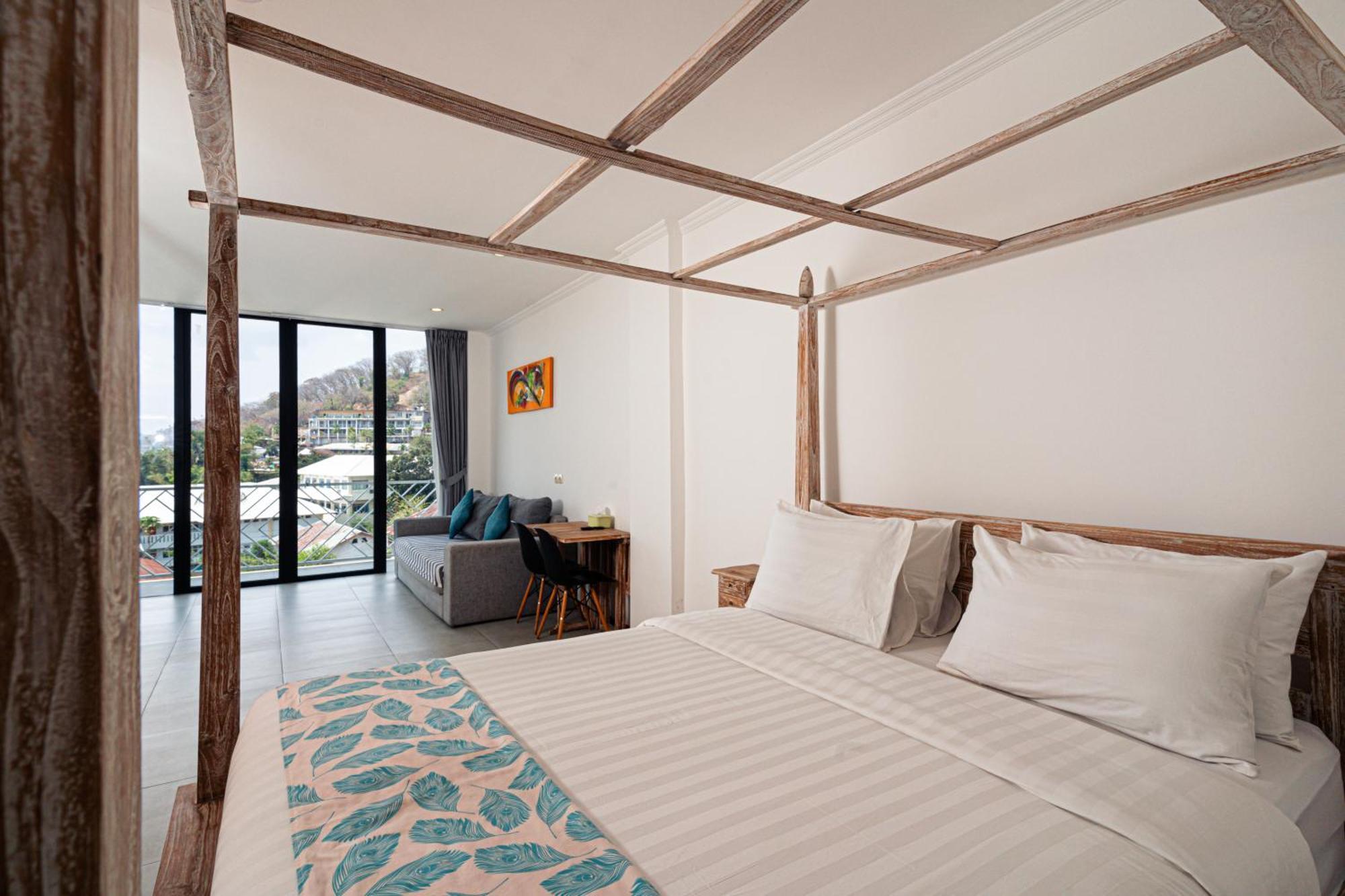 Komodo Suites Downtown Managed By Cpm Bali Labuan Bajo Zewnętrze zdjęcie
