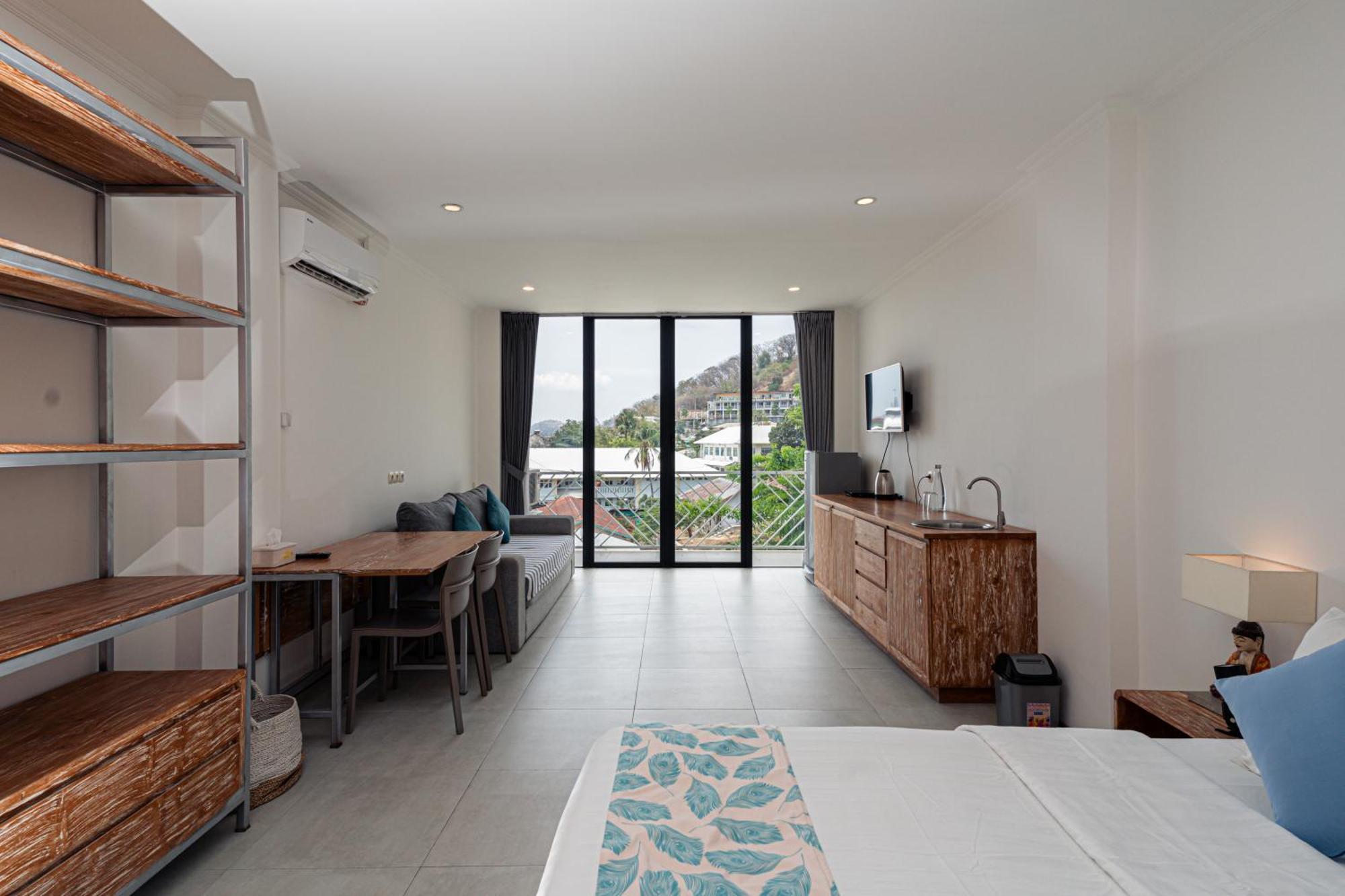 Komodo Suites Downtown Managed By Cpm Bali Labuan Bajo Zewnętrze zdjęcie